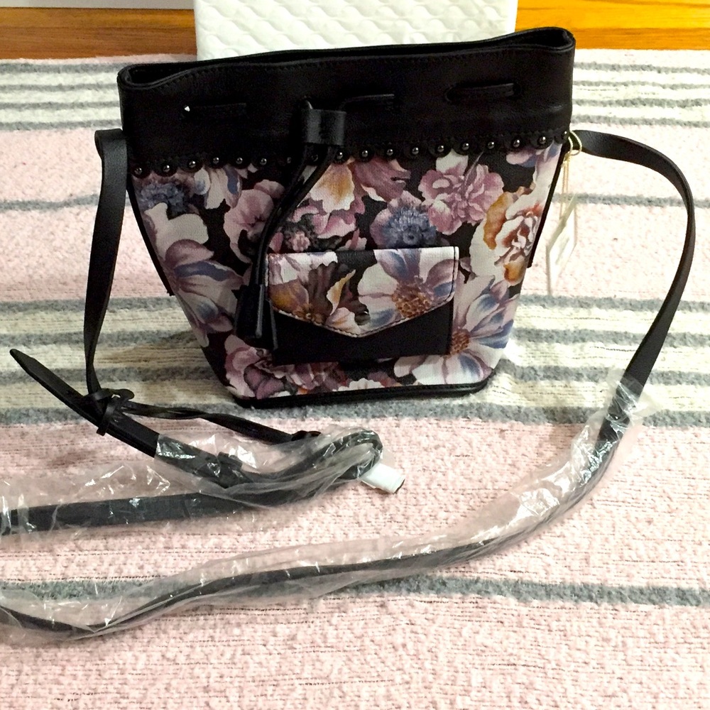 Isabella Fiore grey gardens drawstring crossbody, rare - Picture 4 of 11